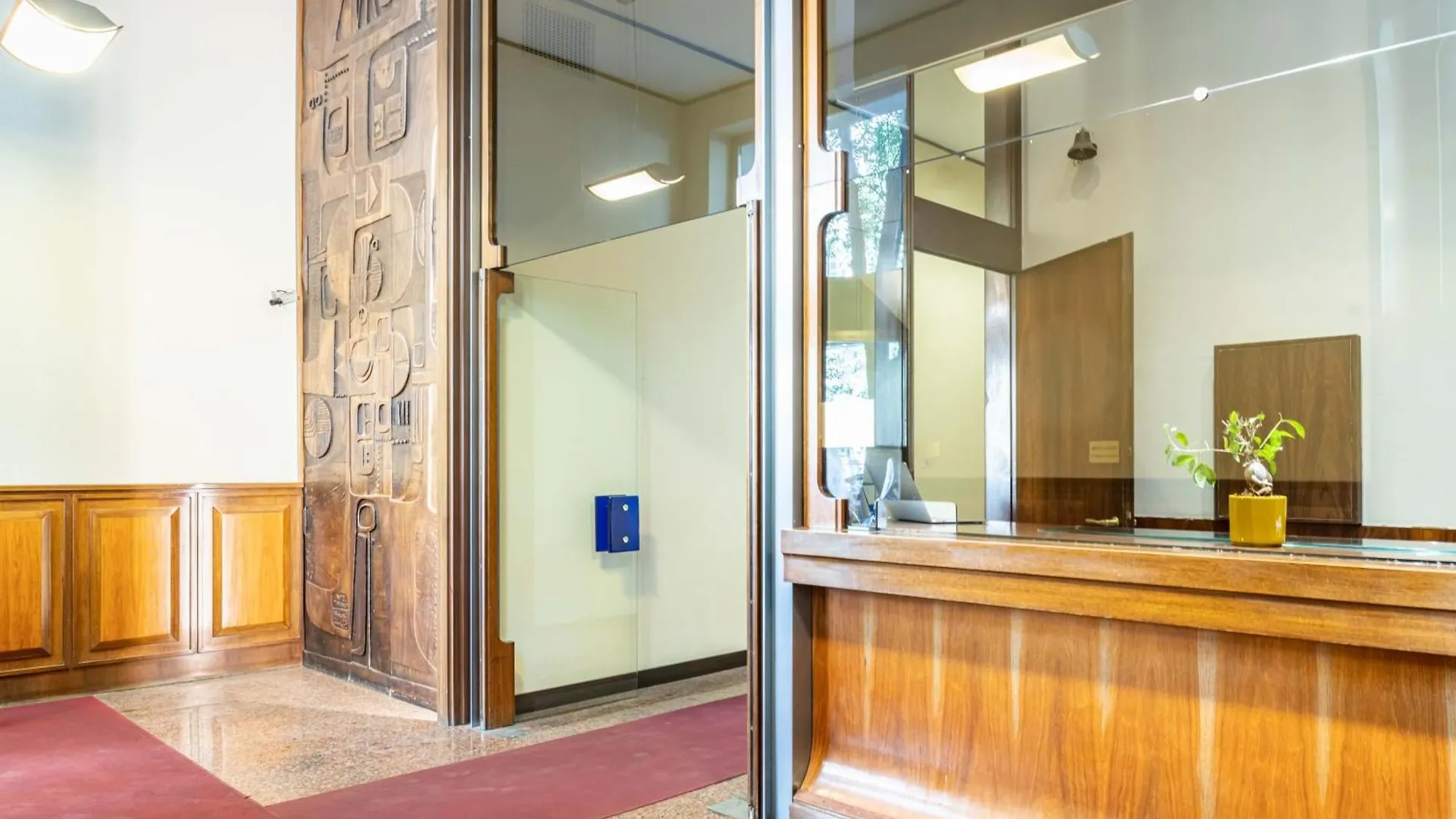 Easylife - Raffinato Appartamento A Due Passi Dal Castello Sforzesco Milan 0*,  Italy